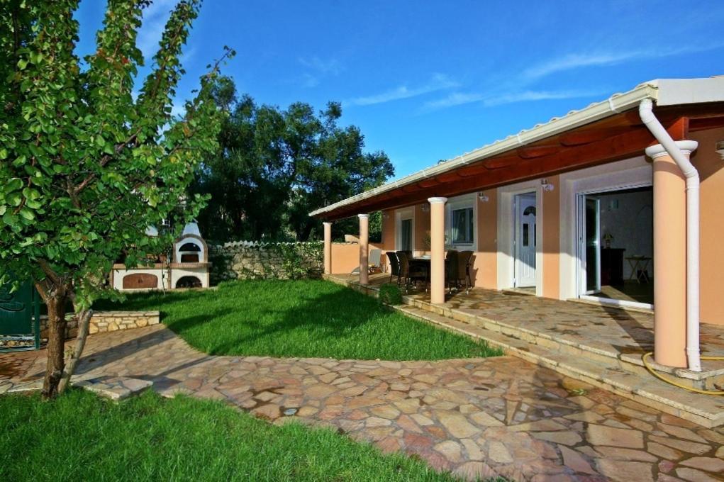 Villa Spiti Ute Makrádes Εξωτερικό φωτογραφία