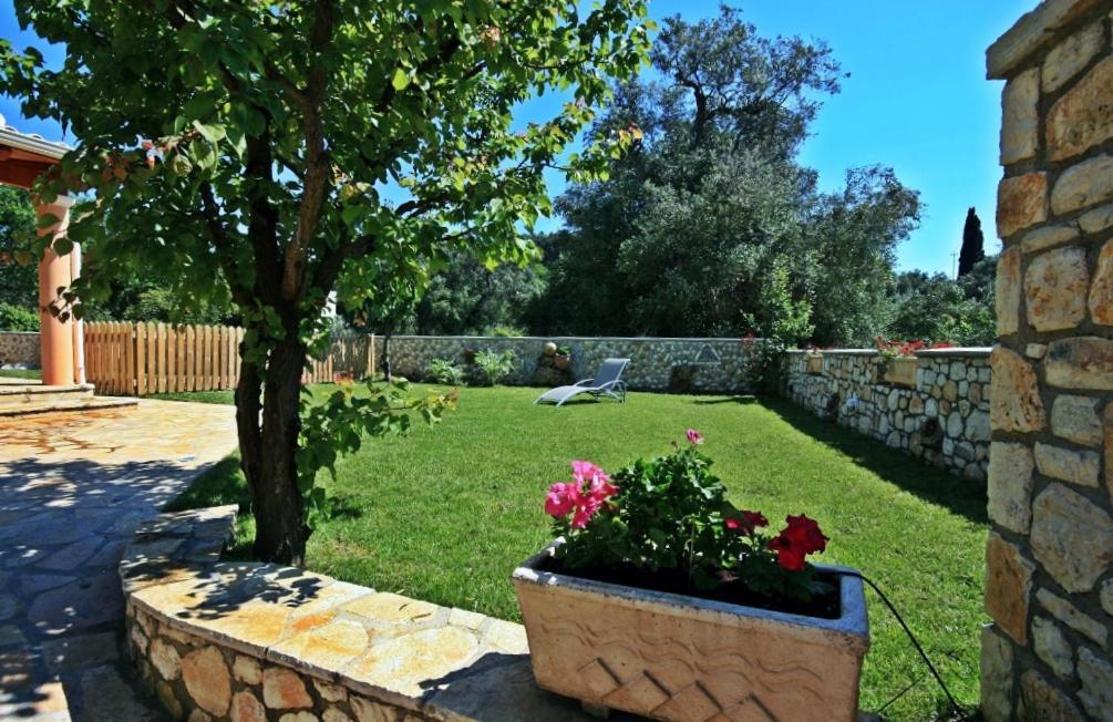 Villa Spiti Ute Makrádes Εξωτερικό φωτογραφία